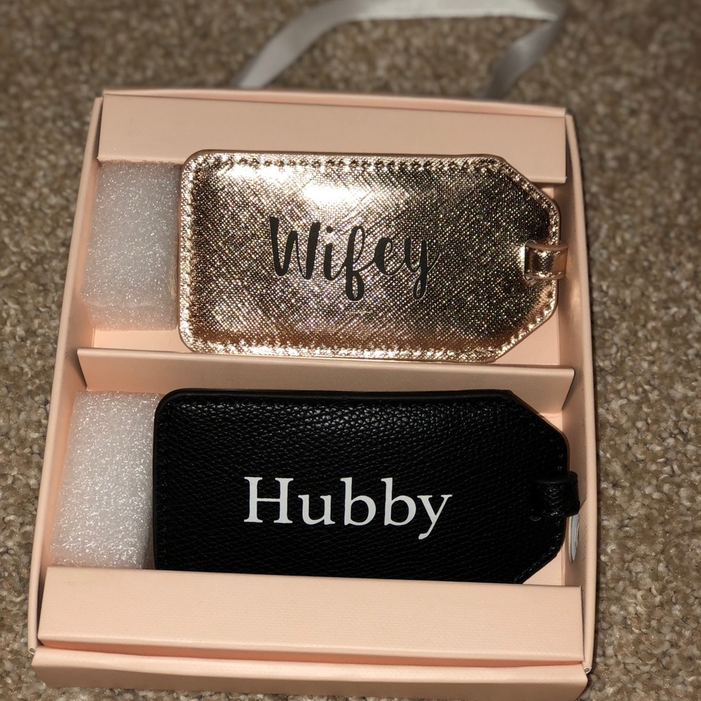 Set of 4 wifey & hubby Luggage Tags
